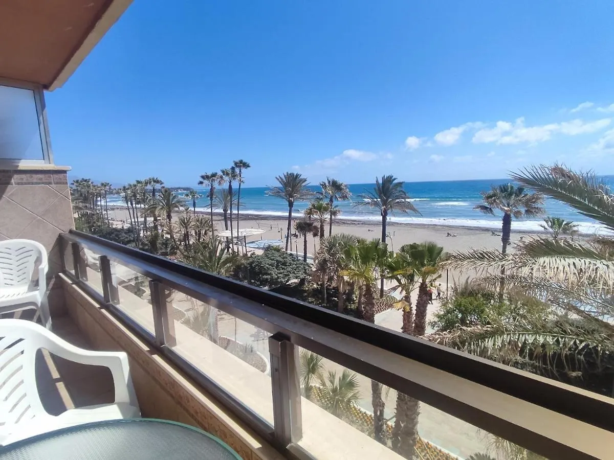 Estepona, apartamento en primera linea de playa España